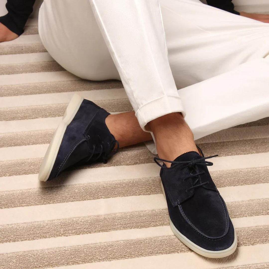 Men's black leather lace-up loafers with classic design for formal and smart casual outfits
