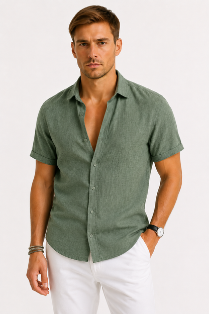 Men's green linen shirt with classic collar, relaxed fit and button-front design